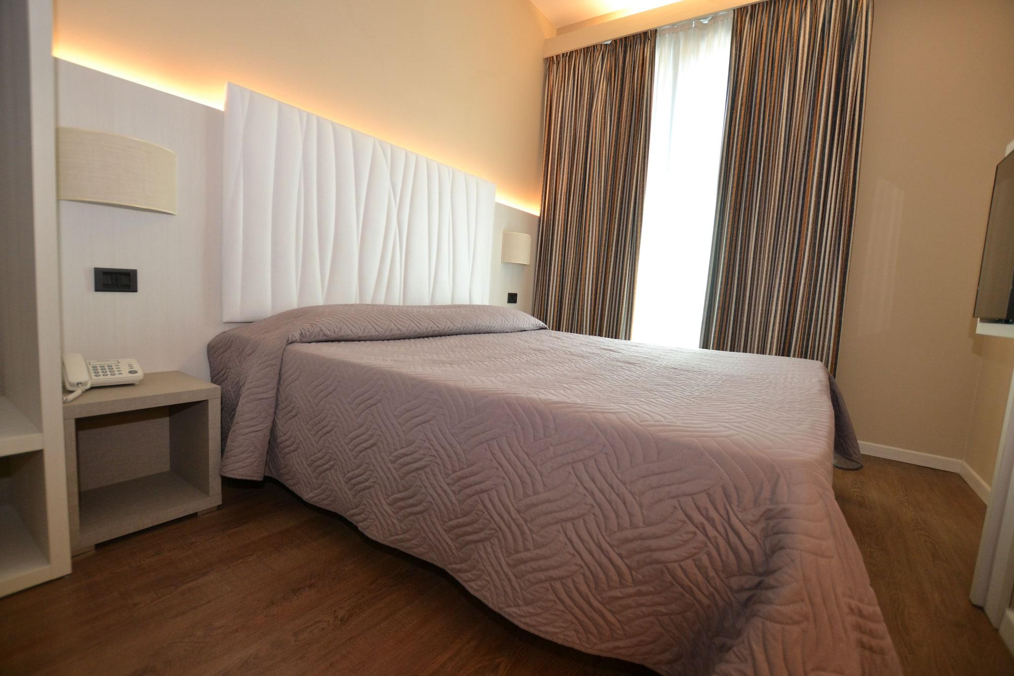 Hotel Enrichetta ديسينسانو ديل غاردا المظهر الخارجي الصورة