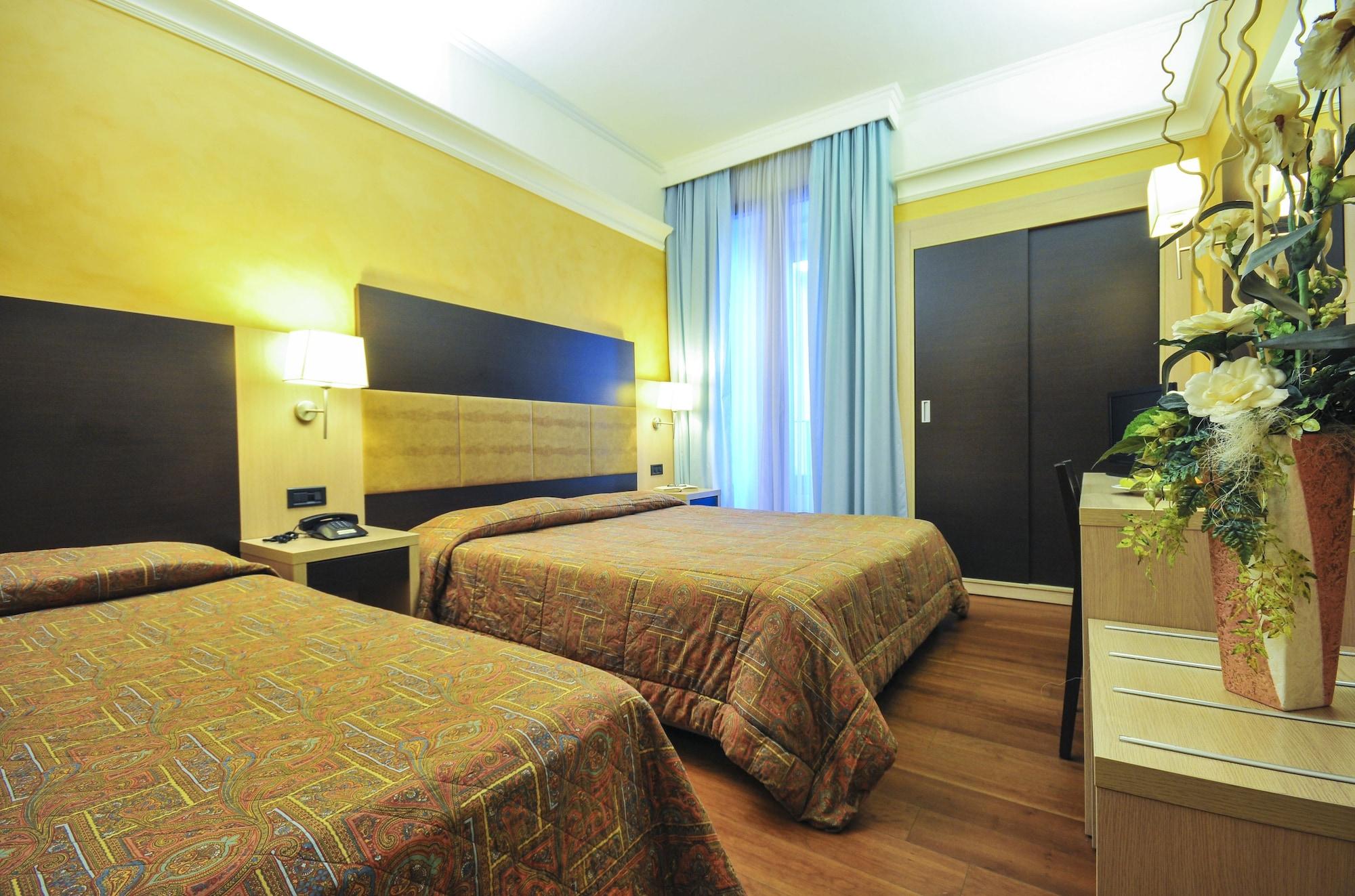 Hotel Enrichetta ديسينسانو ديل غاردا المظهر الخارجي الصورة