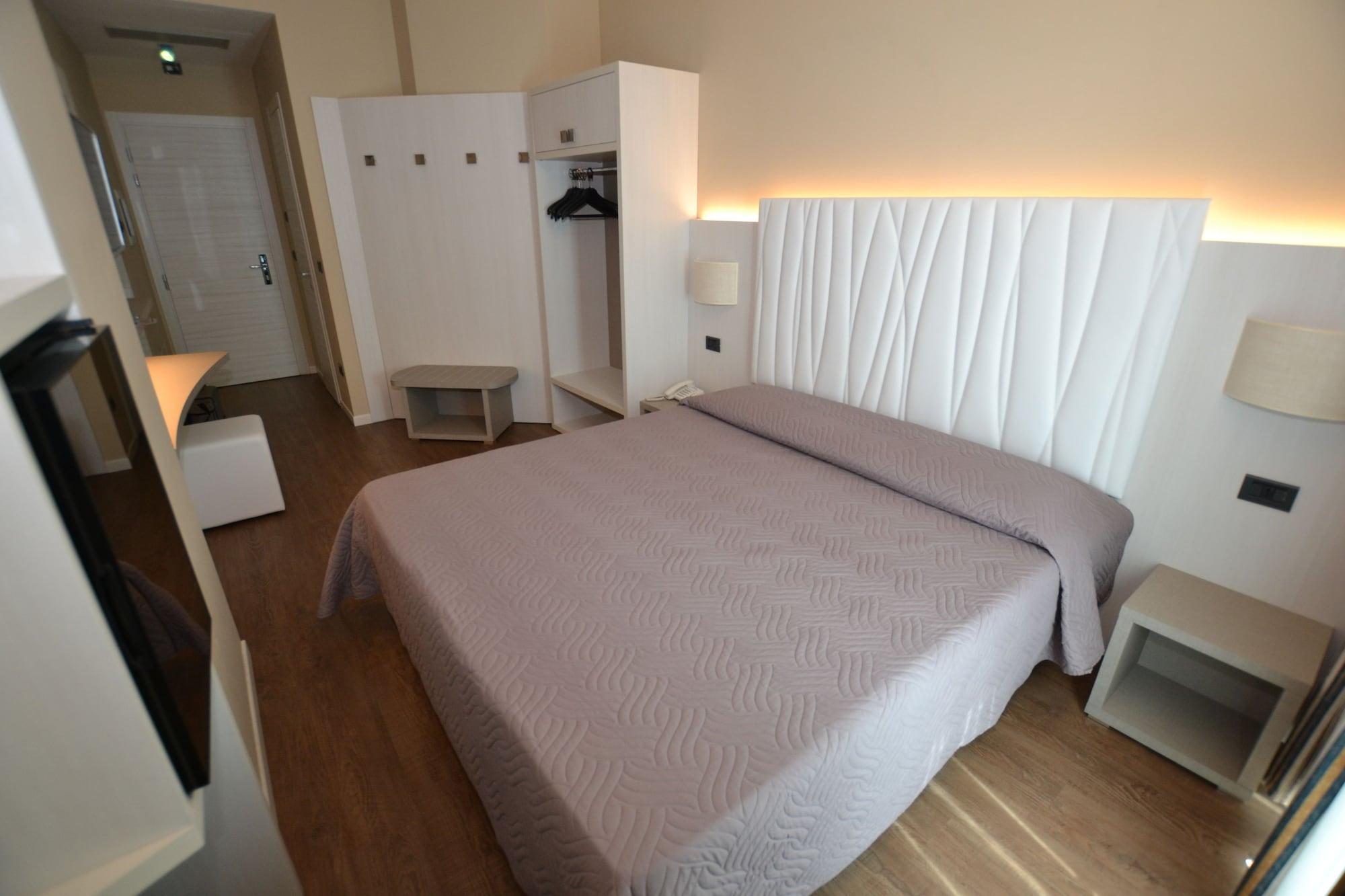 Hotel Enrichetta ديسينسانو ديل غاردا المظهر الخارجي الصورة