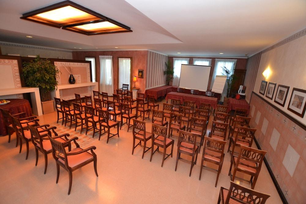 Hotel Enrichetta ديسينسانو ديل غاردا المظهر الخارجي الصورة