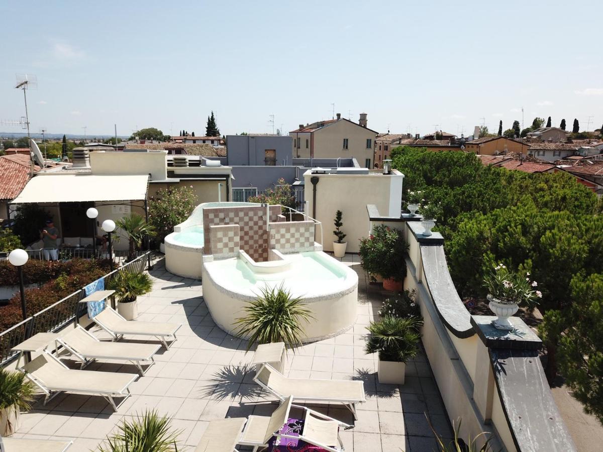 Hotel Enrichetta ديسينسانو ديل غاردا المظهر الخارجي الصورة