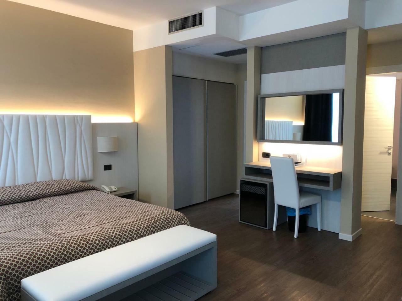 Hotel Enrichetta ديسينسانو ديل غاردا المظهر الخارجي الصورة