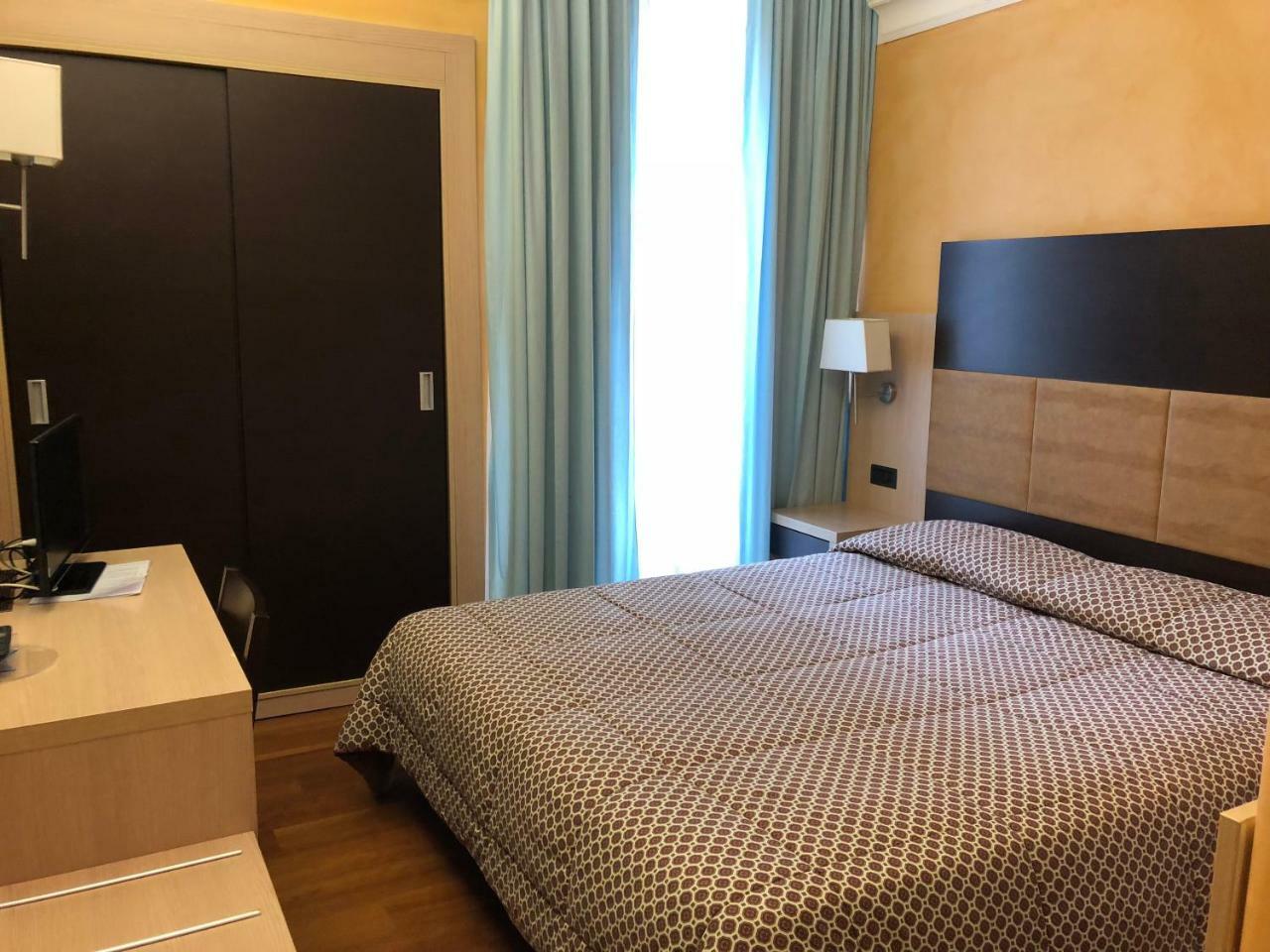 Hotel Enrichetta ديسينسانو ديل غاردا المظهر الخارجي الصورة