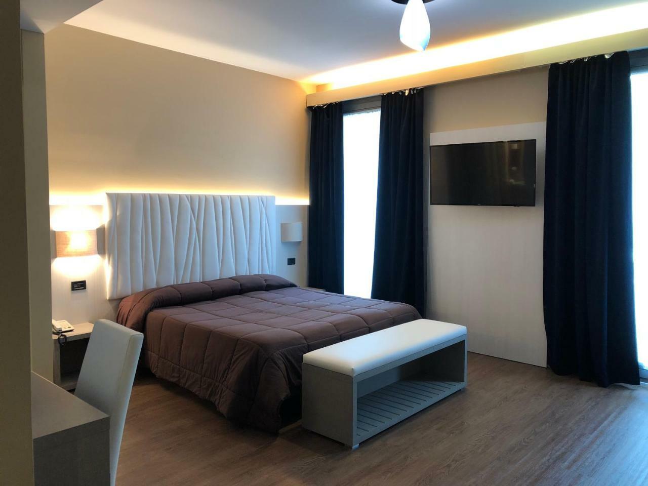 Hotel Enrichetta ديسينسانو ديل غاردا المظهر الخارجي الصورة