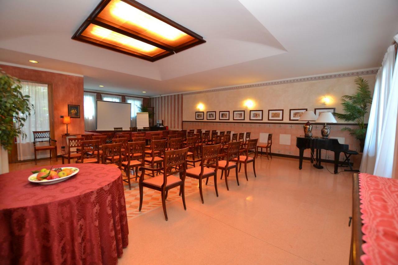 Hotel Enrichetta ديسينسانو ديل غاردا المظهر الخارجي الصورة