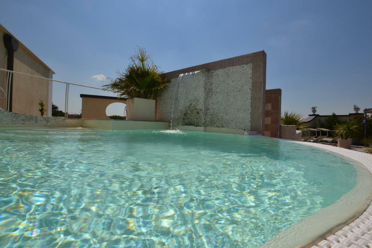 Hotel Enrichetta ديسينسانو ديل غاردا المظهر الخارجي الصورة