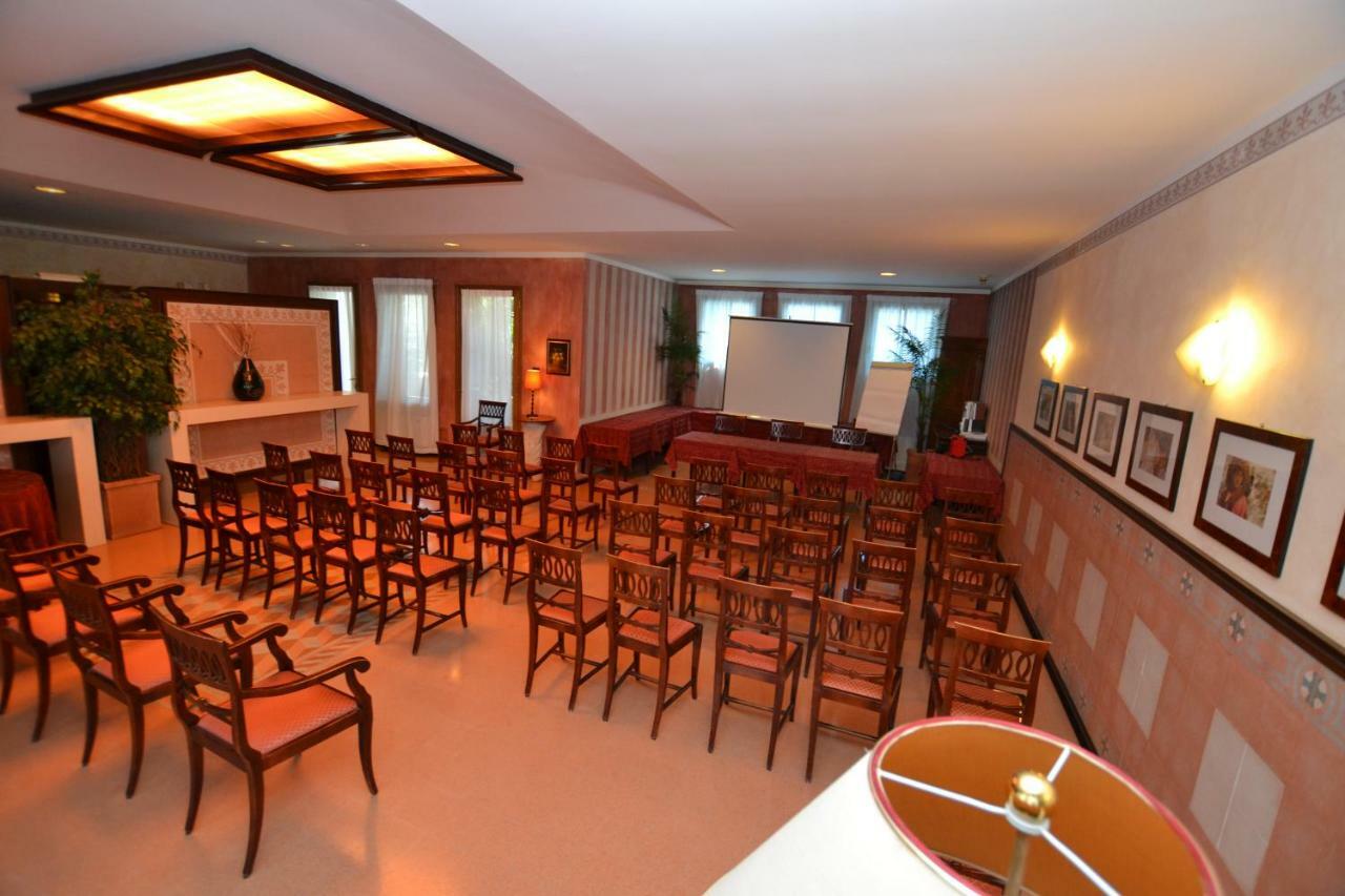 Hotel Enrichetta ديسينسانو ديل غاردا المظهر الخارجي الصورة
