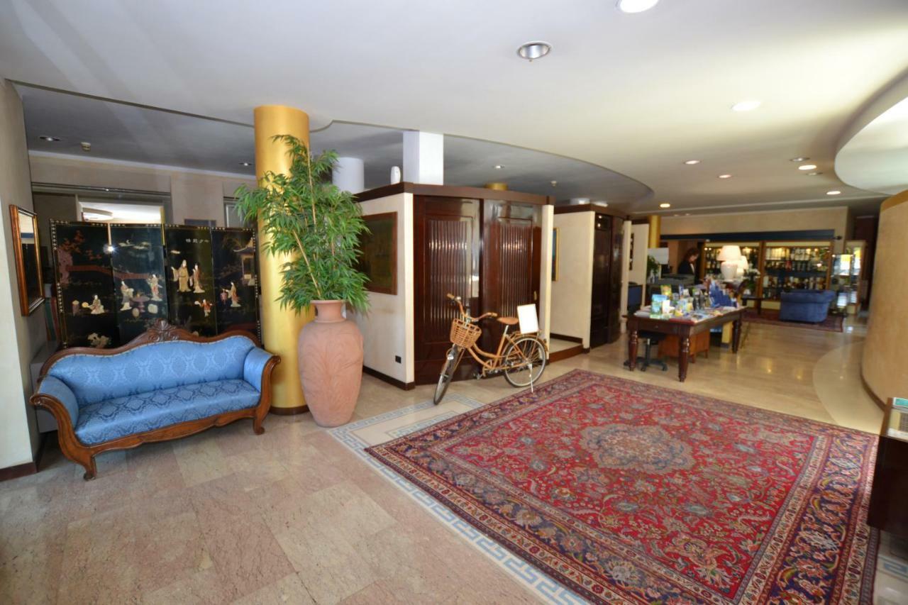 Hotel Enrichetta ديسينسانو ديل غاردا المظهر الخارجي الصورة