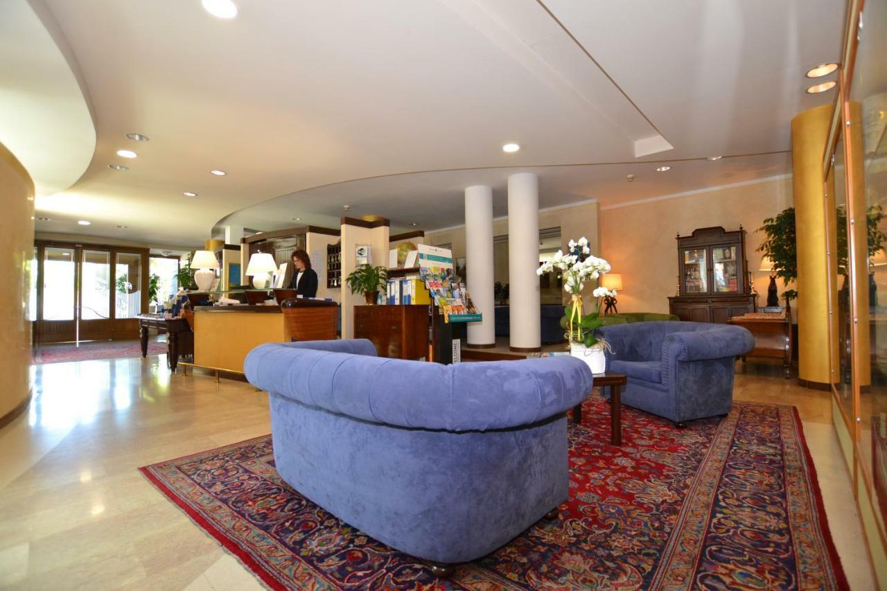 Hotel Enrichetta ديسينسانو ديل غاردا المظهر الخارجي الصورة