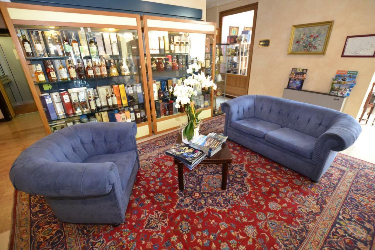 Hotel Enrichetta ديسينسانو ديل غاردا المظهر الخارجي الصورة